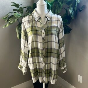 Hester & Orchard Long Sleeve Button Down Shirt